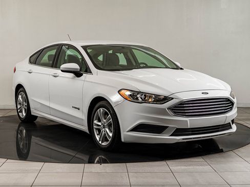 Used 2018 Ford Fusion SE image 12