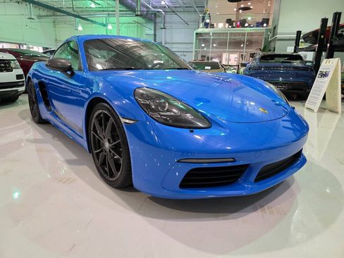 Used 2023 Porsche 718 Cayman w/ Premium Package RWD image 13