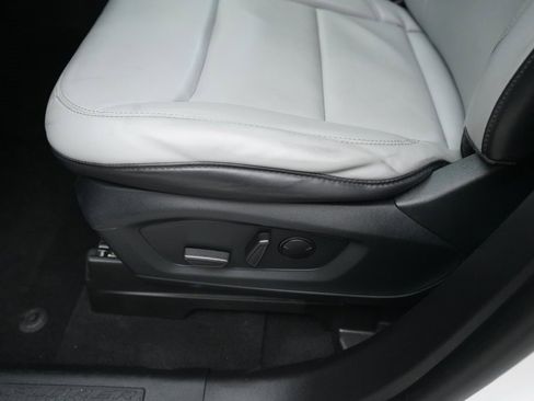 Used 2021 Ford Explorer XLT w/ XLT Sport Appearance Package image 29