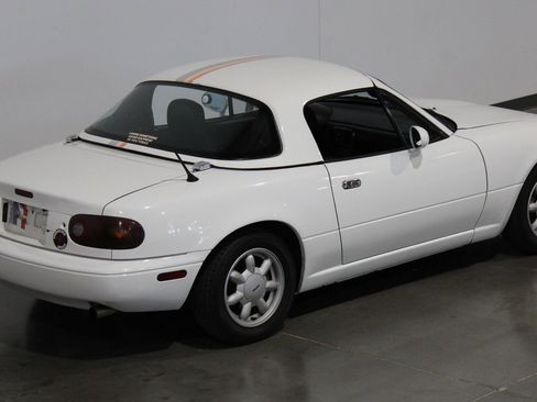 Used 1990 MAZDA MX-5 Miata image 8