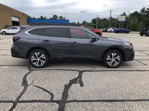 Used 2022 Subaru Outback Limited XT AWD/4WD image 2