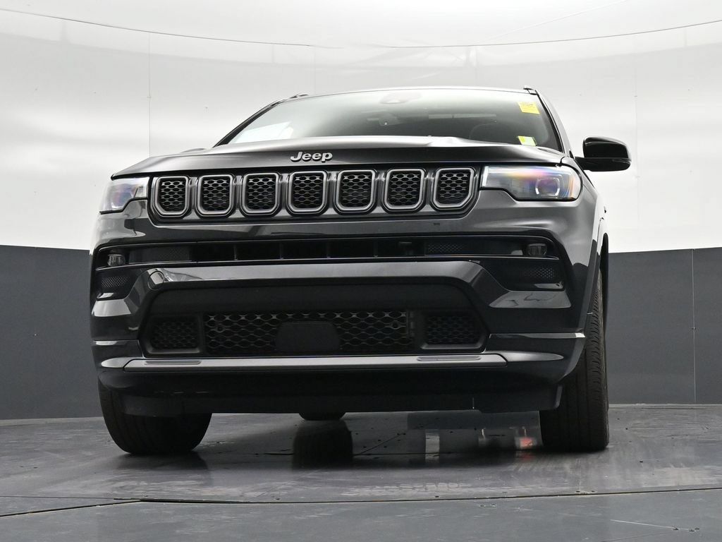 Used 2024 Jeep Compass Limited w/ High Altitude Package AWD/4WD image 36