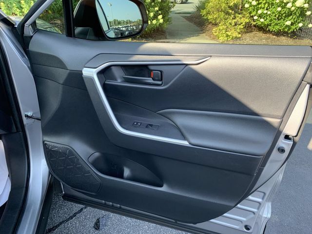 Certified 2025 Toyota RAV4 LE AWD/4WD image 13