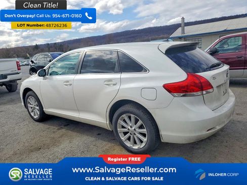 Used 2010 Toyota Venza AWD image 3