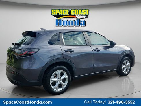 Used 2023 Honda HR-V LX image 3