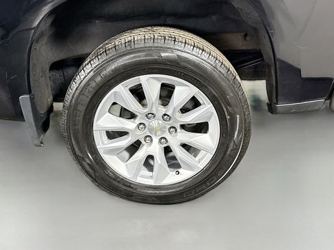 Used 2023 Chevrolet Silverado 1500 Custom image 35