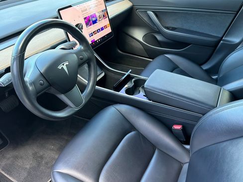 Used 2018 Tesla Model 3 Long Range image 11