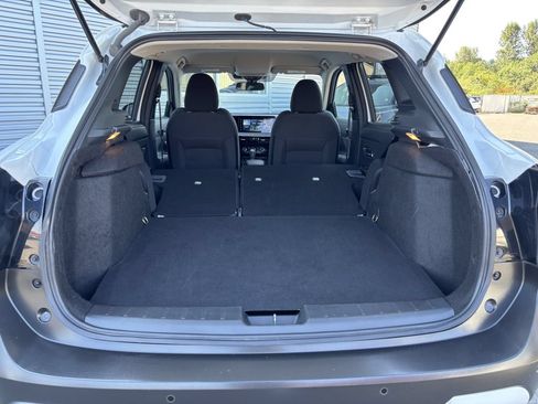 Used 2025 Nissan Kicks SV AWD/4WD image 27