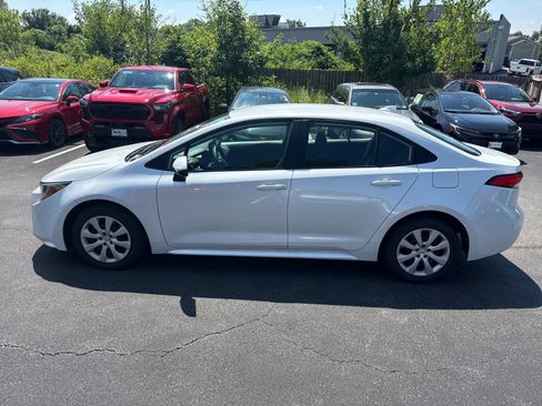 Used 2025 Toyota Corolla LE FWD image 3