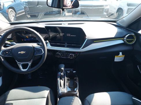 New 2026 Chevrolet Trax LT w/ Driver Confidence Package FWD image 15
