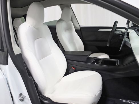 Used 2022 Tesla Model Y Performance image 29