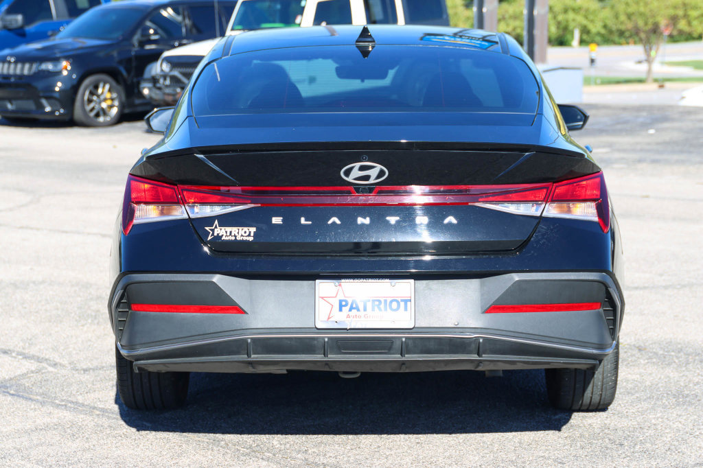 Used 2026 Hyundai Elantra Sport FWD image 4