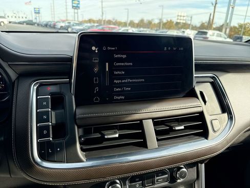 Used 2023 GMC Yukon SLT image 16