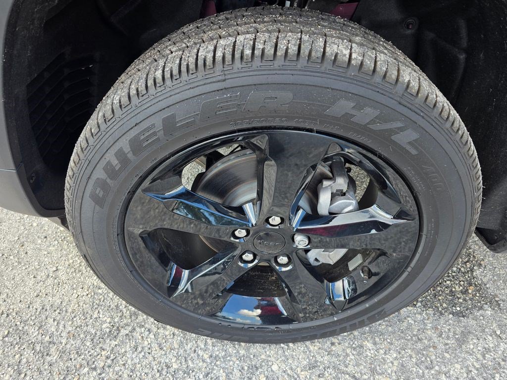 New 2025 Jeep Grand Cherokee Altitude RWD image 9