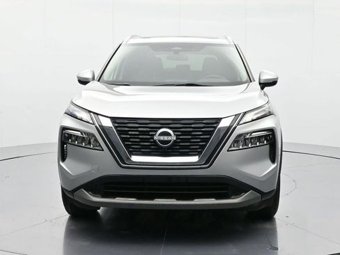 Used 2022 Nissan Rogue SV w/ SV Premium Package image 2
