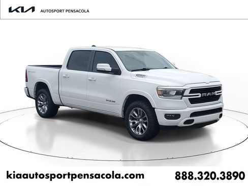 Used 2022 RAM 1500 Laramie AWD/4WD image 1