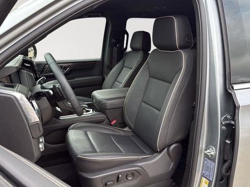 Used 2025 GMC Yukon Elevation w/ LPO, Floor Liner Package image 12