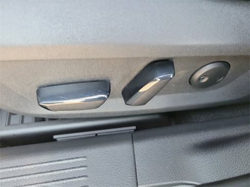 Used 2024 Nissan Rogue SL w/ SL Premium Package image 20