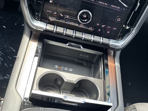 New 2026 GMC Yukon Denali w/ Denali Reserve Package AWD/4WD image 29