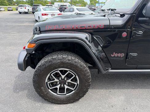 Used 2019 Jeep Wrangler Unlimited Rubicon w/ Dual Top Group AWD/4WD image 11
