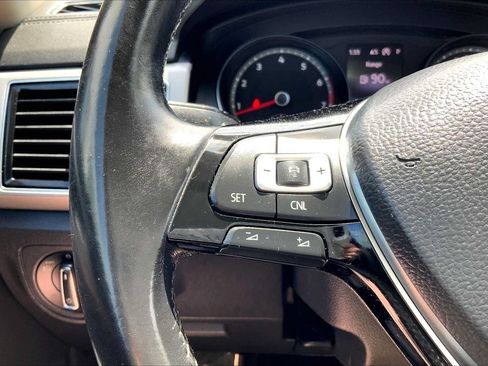 Used 2018 Volkswagen Atlas SEL AWD/4WD image 23