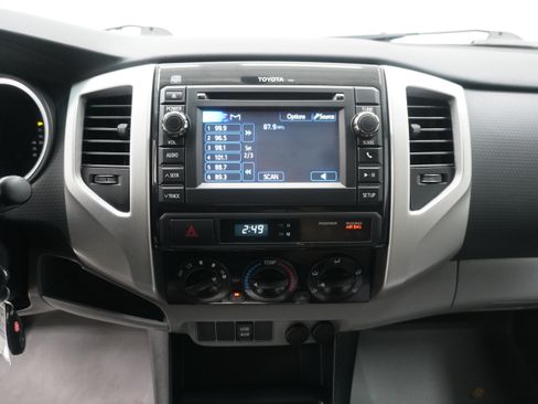 Used 2013 Toyota Tacoma PreRunner w/ SR5 Pkg RWD image 18