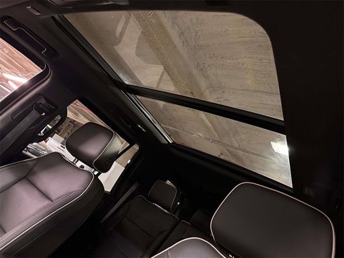 Used 2023 GMC Yukon SLT image 14