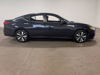 Used 2022 Nissan Altima 2.5 SV