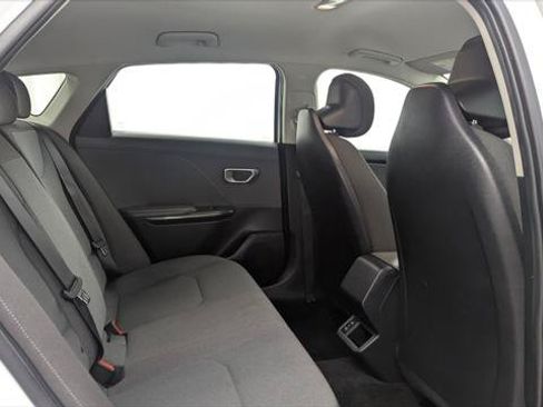 Used 2025 Kia K4 FWD image 19
