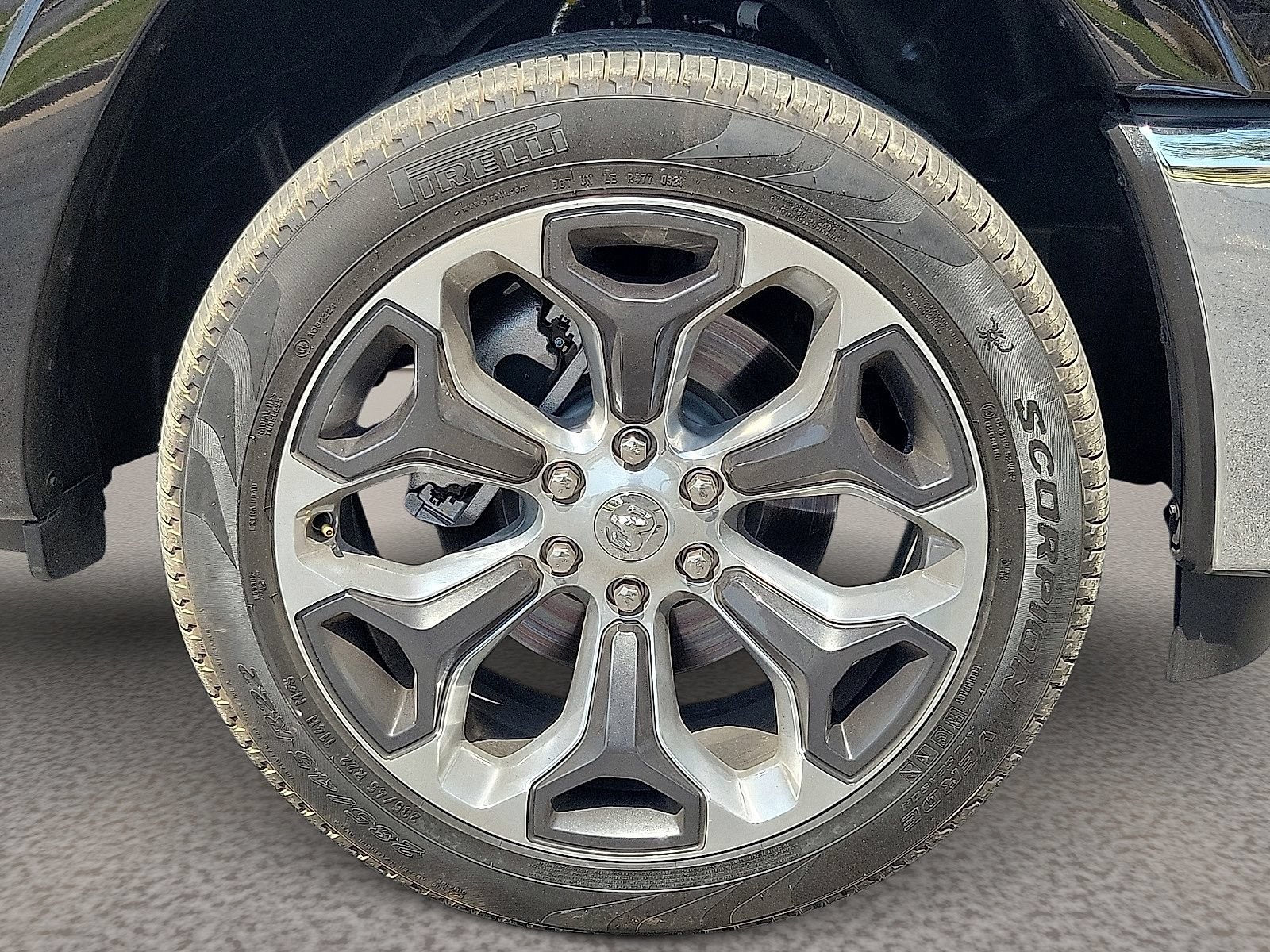 Used 2025 RAM 1500 Limited AWD/4WD image 7