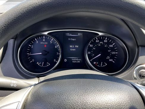 Used 2016 Nissan Rogue SV FWD image 17