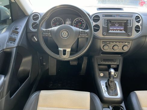 Used 2016 Volkswagen Tiguan S image 12