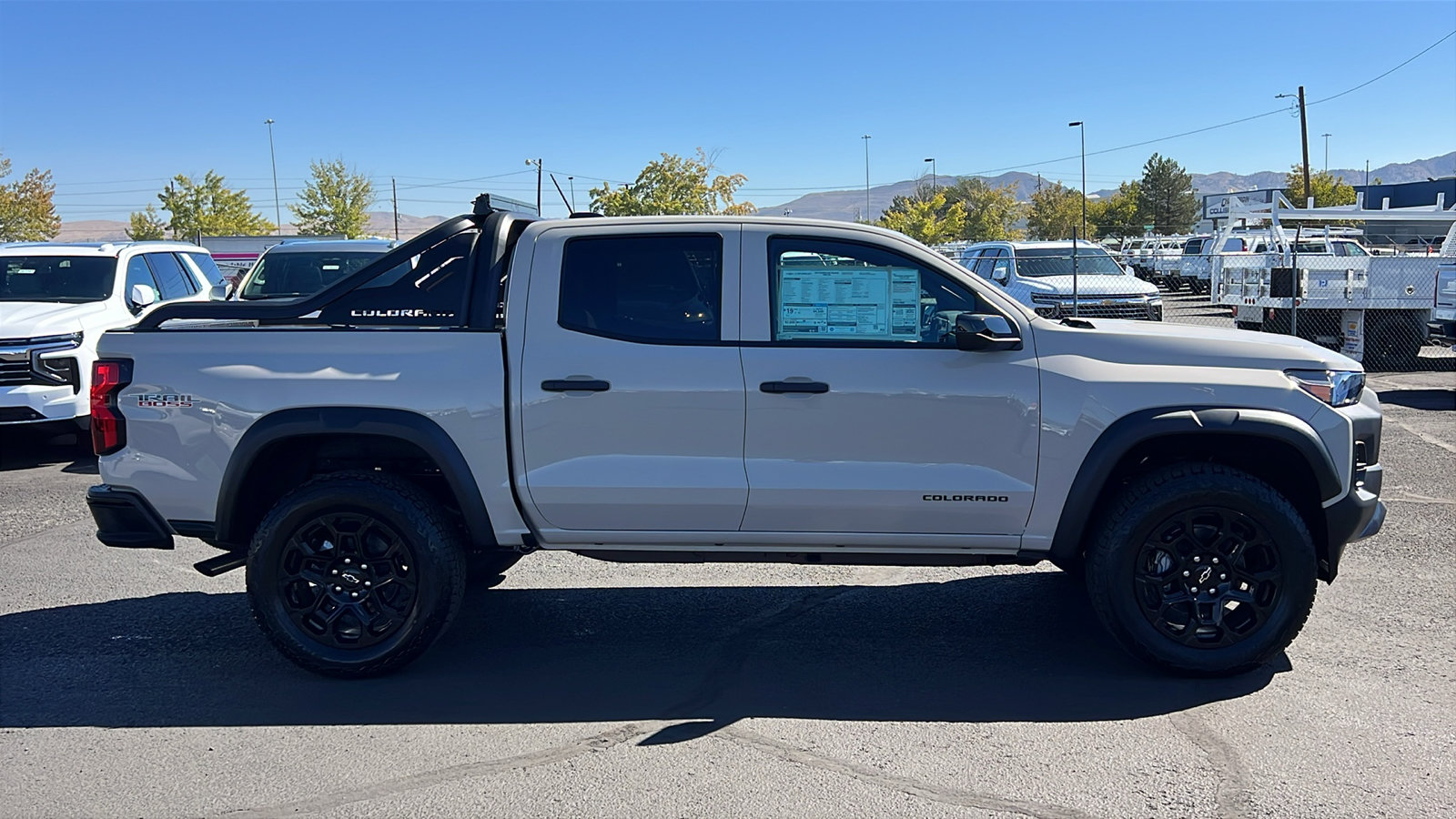 New 2026 Chevrolet Colorado Trail Boss w/ Midnight Edition AWD/4WD image 4