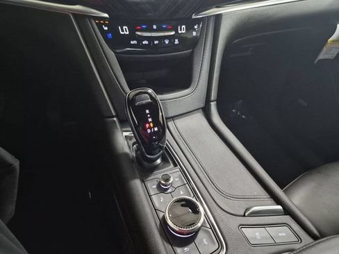 Used 2025 Cadillac XT6 Premium Luxury w/ LPO, Floor Liner Package AWD/4WD image 24