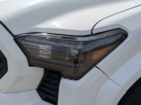 Used 2025 Toyota Tacoma SR5 AWD/4WD image 28