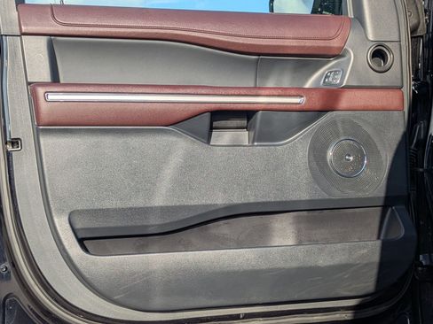 Used 2023 Ford Expedition Max Limited image 13