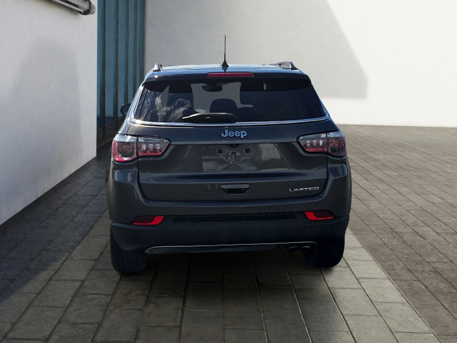 Used 2019 Jeep Compass Limited FWD image 4
