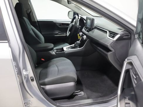 Used 2021 Toyota RAV4 LE AWD/4WD image 21