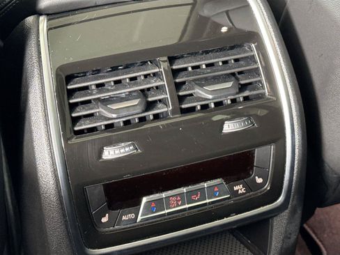 Used 2025 BMW X7 xDrive40i AWD/4WD image 39