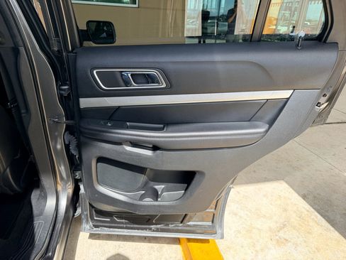 Used 2016 Ford Explorer XLT w/ Equipment Group 202A FWD image 15