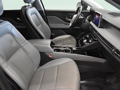 Used 2022 Lincoln Corsair AWD w/ Premium Package image 19