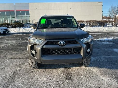 Used 2016 Toyota 4Runner SR5 image 2