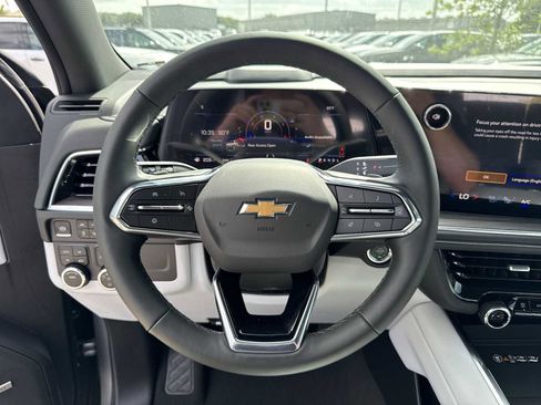 New 2025 Chevrolet Suburban Premier image 20