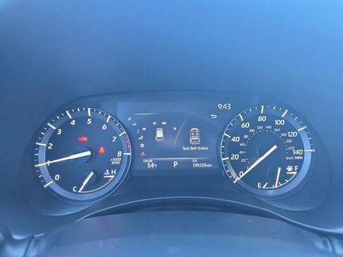 Used 2021 Toyota Highlander XLE AWD/4WD image 25