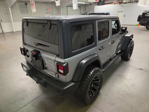 Used 2019 Jeep Wrangler Unlimited Sport S AWD/4WD image 7