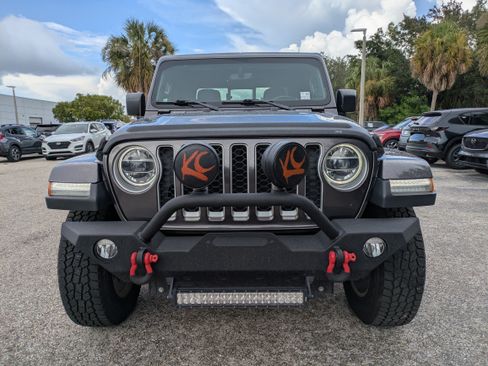 Used 2020 Jeep Gladiator Overland AWD/4WD image 3