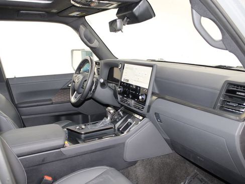 Used 2024 Lexus GX 550 550 Luxury image 32