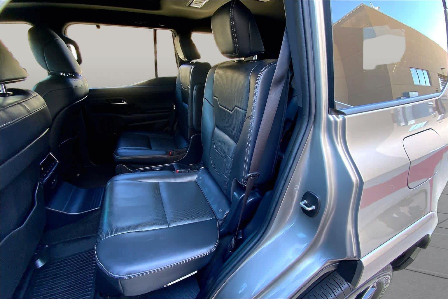 Used 2025 Lexus GX 550 w/ Accessory Package (2T) AWD/4WD image 40
