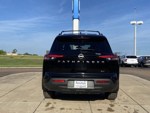 Used 2024 Nissan Pathfinder SV FWD image 13