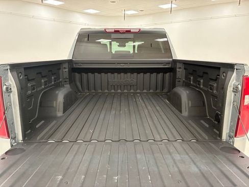 Certified 2024 Chevrolet Silverado 1500 High Country w/ Technology Package AWD/4WD image 17